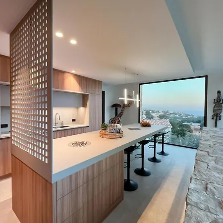 Avec Piscine, Vue 4* בנדול