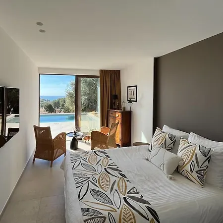 Hotel Avec Piscine, Vue